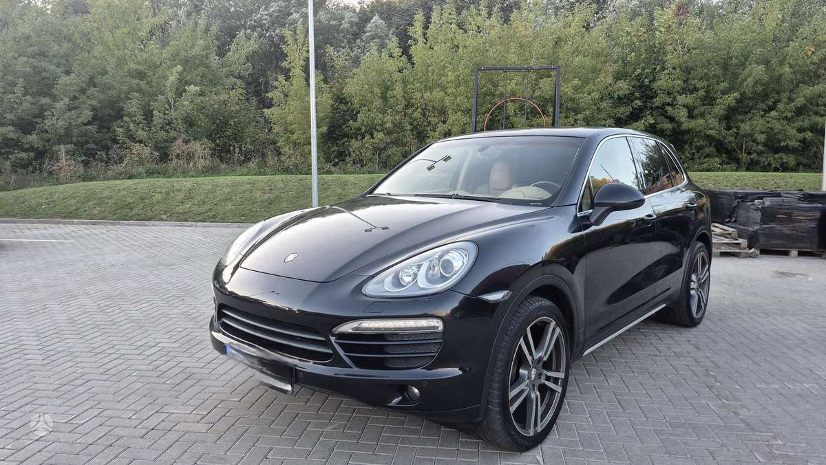 Porsche Cayenne 2011 — photo 8