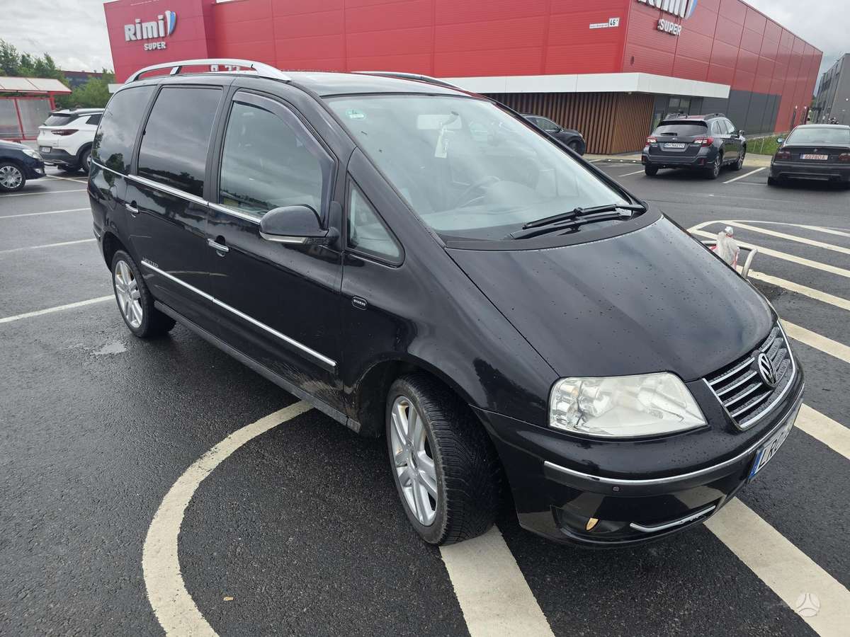 Volkswagen Sharan 2008 — rear view