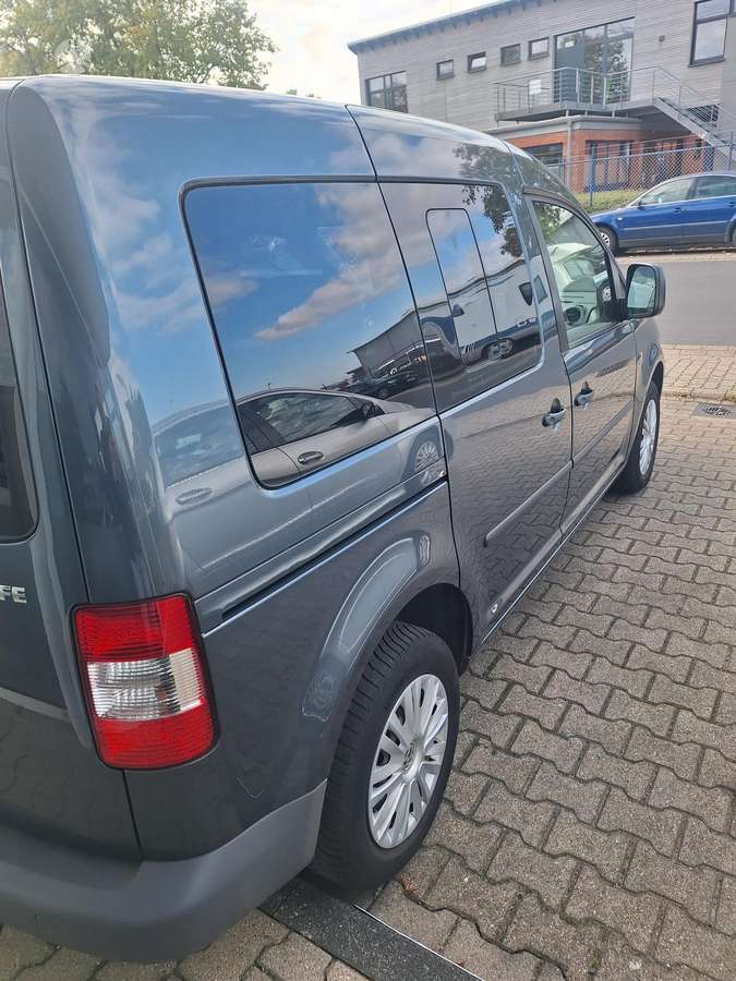 Volkswagen Caddy 2009 — салон