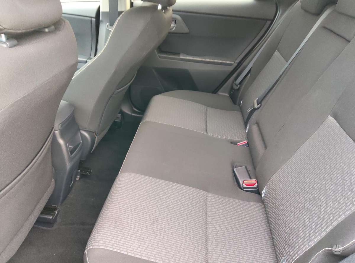 Toyota Auris 2015 — photo 14