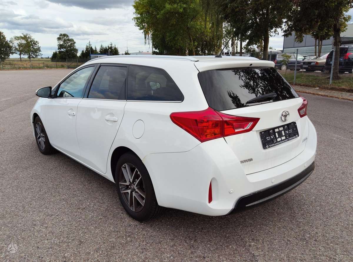 Toyota Auris 2015 — photo 5