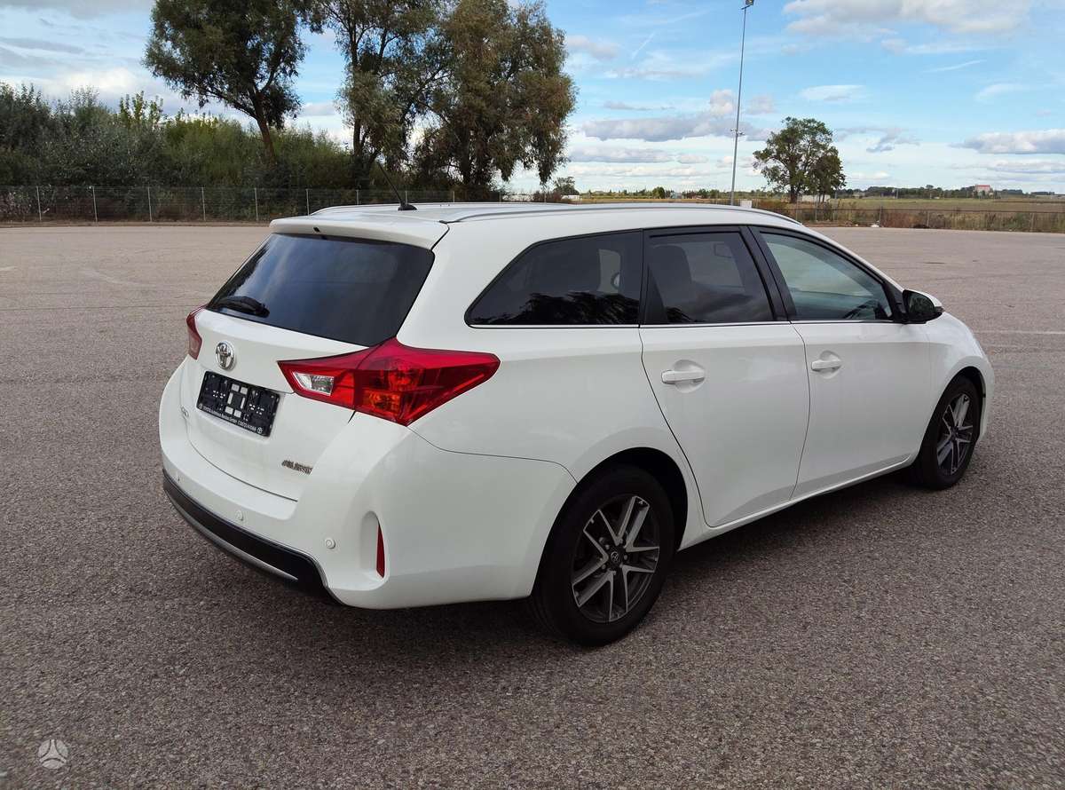 Toyota Auris 2015 — photo 6