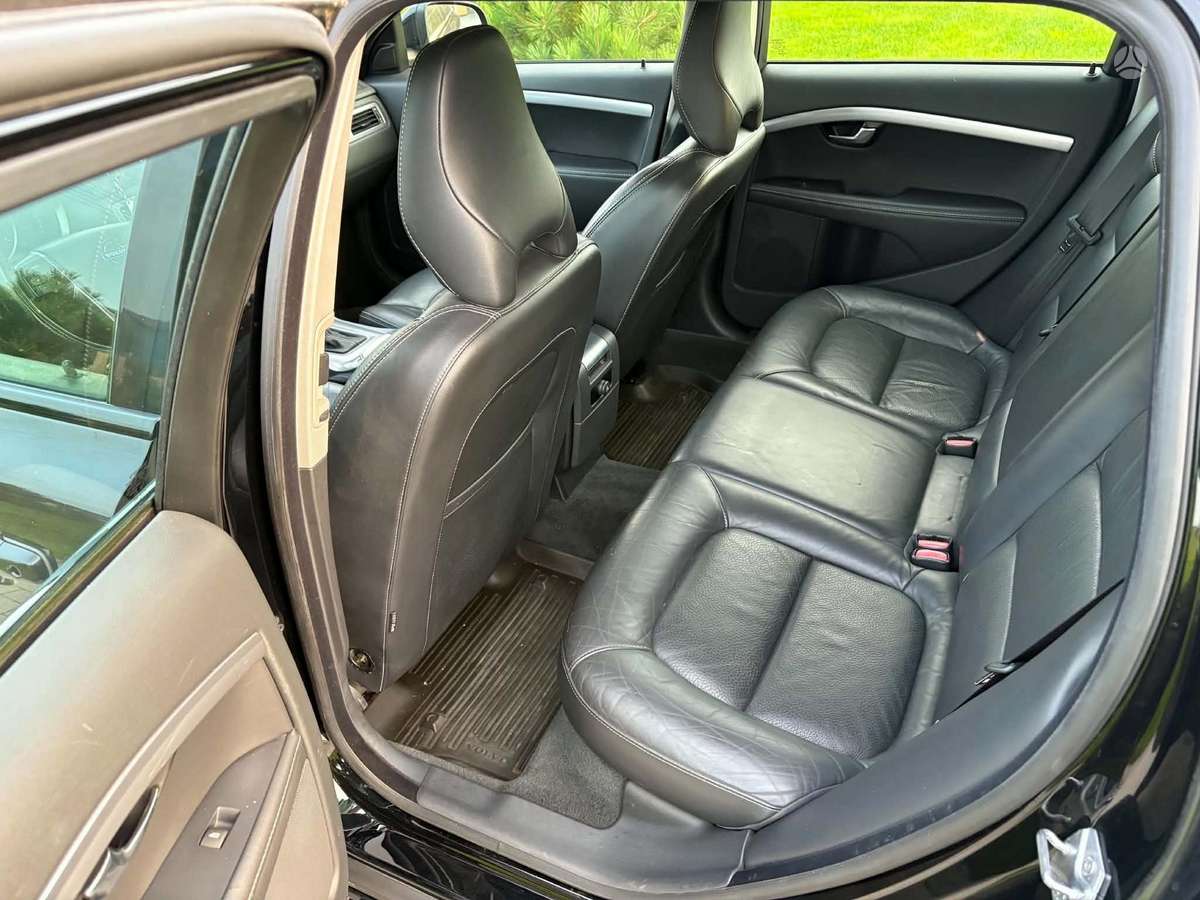 Volvo V70 2015 — engine 1969 cm³, 181 HP (133kW)