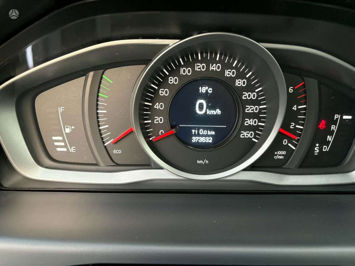 Volvo V70 2015 — photo 6