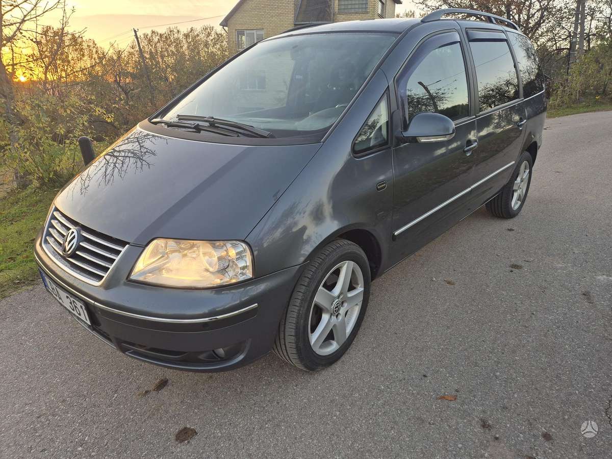 Volkswagen Sharan 2006 — вигляд ззаду