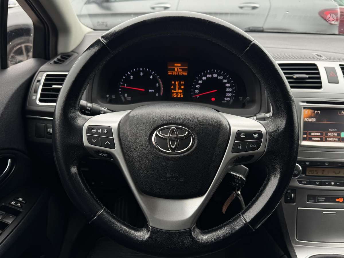 Toyota Avensis 2012 — photo 26