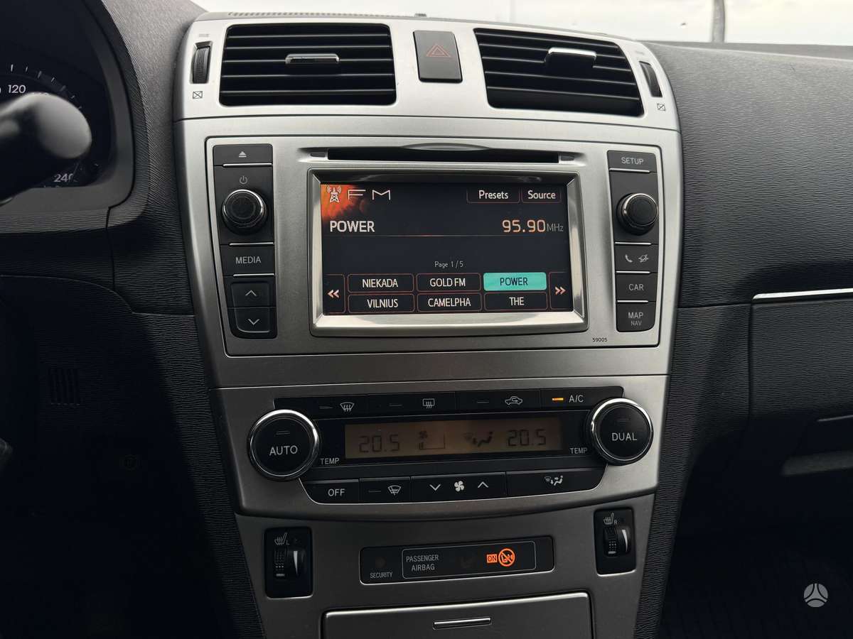 Toyota Avensis 2012 — photo 27