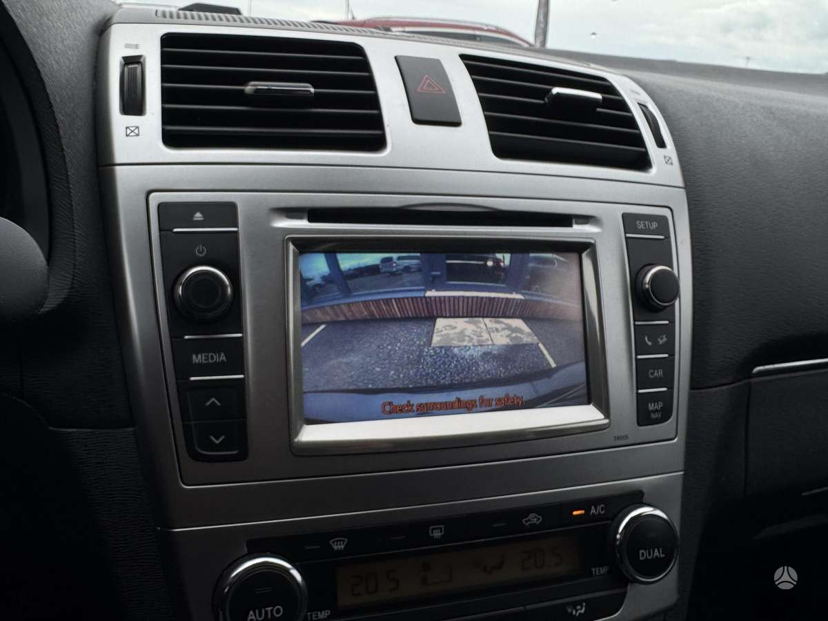 Toyota Avensis 2012 — photo 29