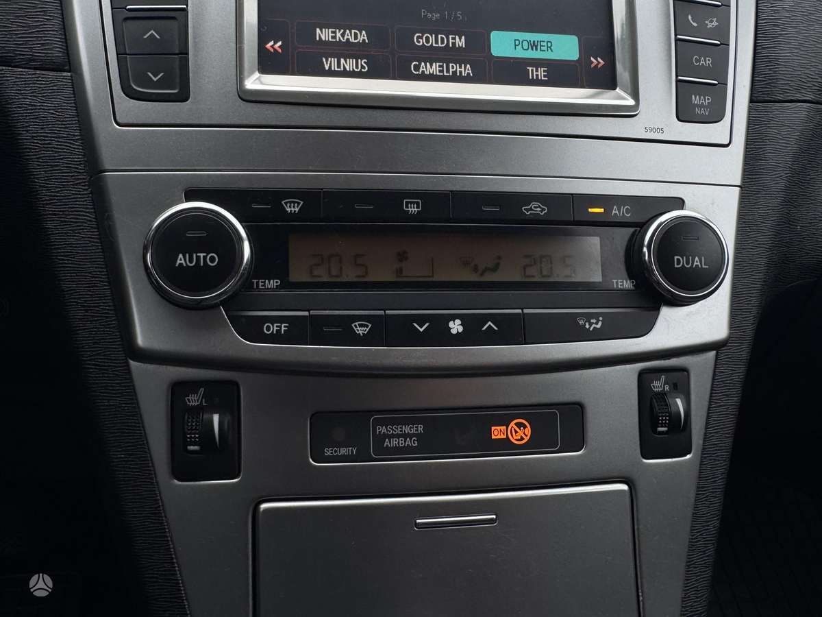 Toyota Avensis 2012 — photo 30