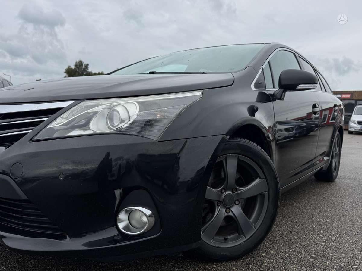 Toyota Avensis 2012 — engine 2200 cm³, 150 HP (110kW)