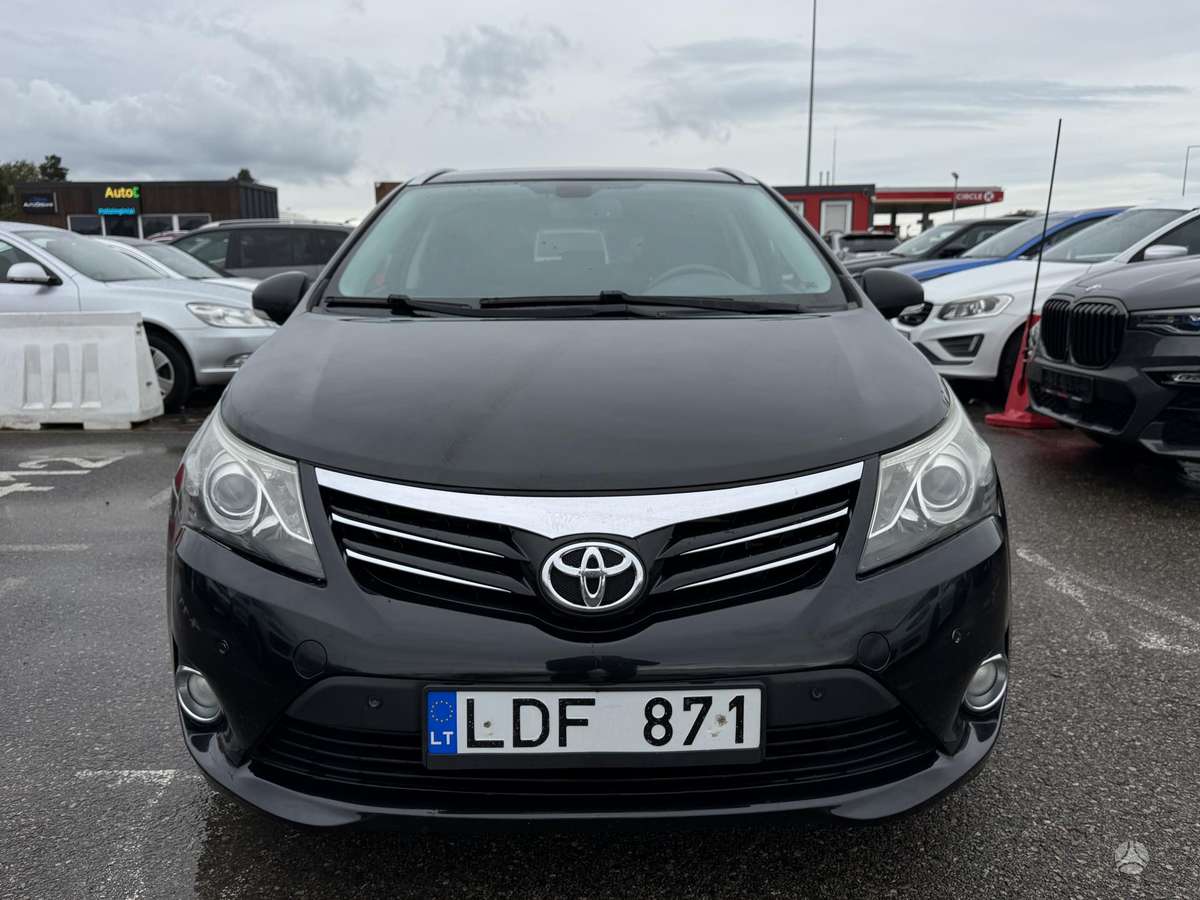 Toyota Avensis 2012 — photo 7