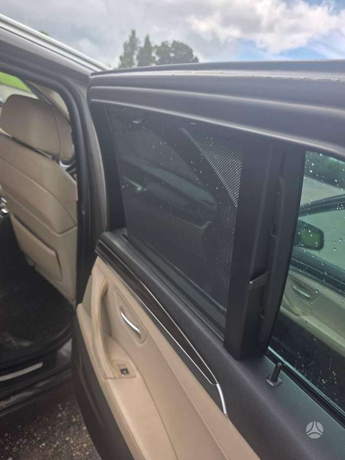 BMW 535 2011 — photo 12