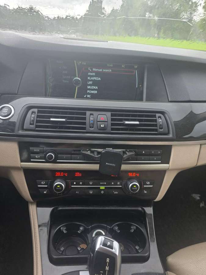 BMW 535 2011 — photo 14