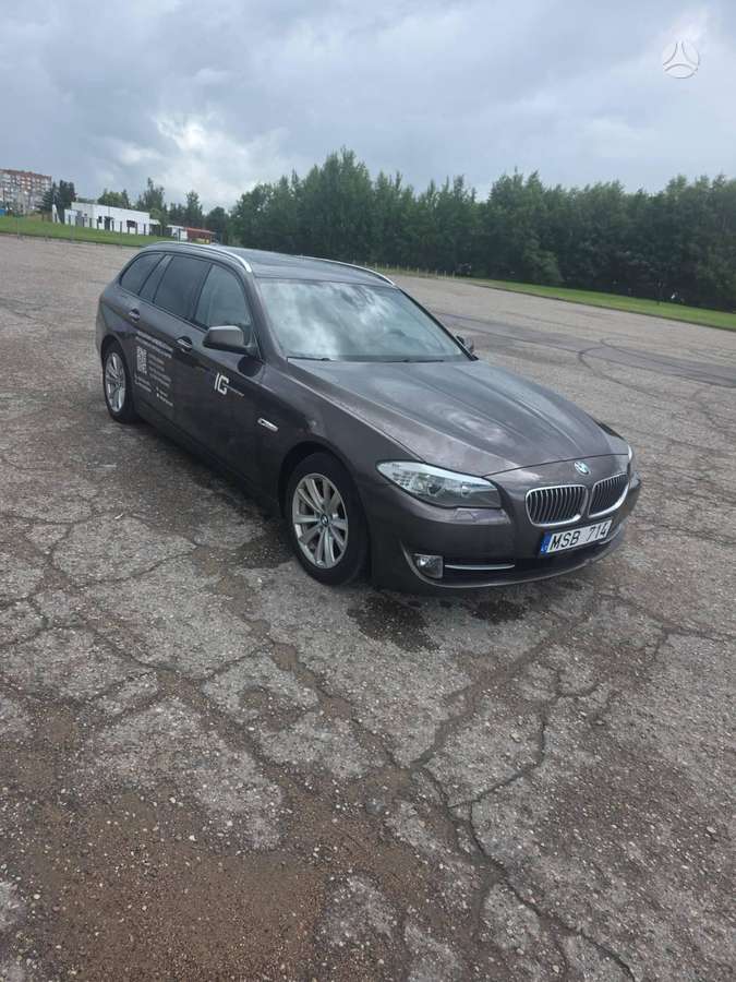BMW 535 2011 — engine 2993 cm³, 351 HP (258kW)