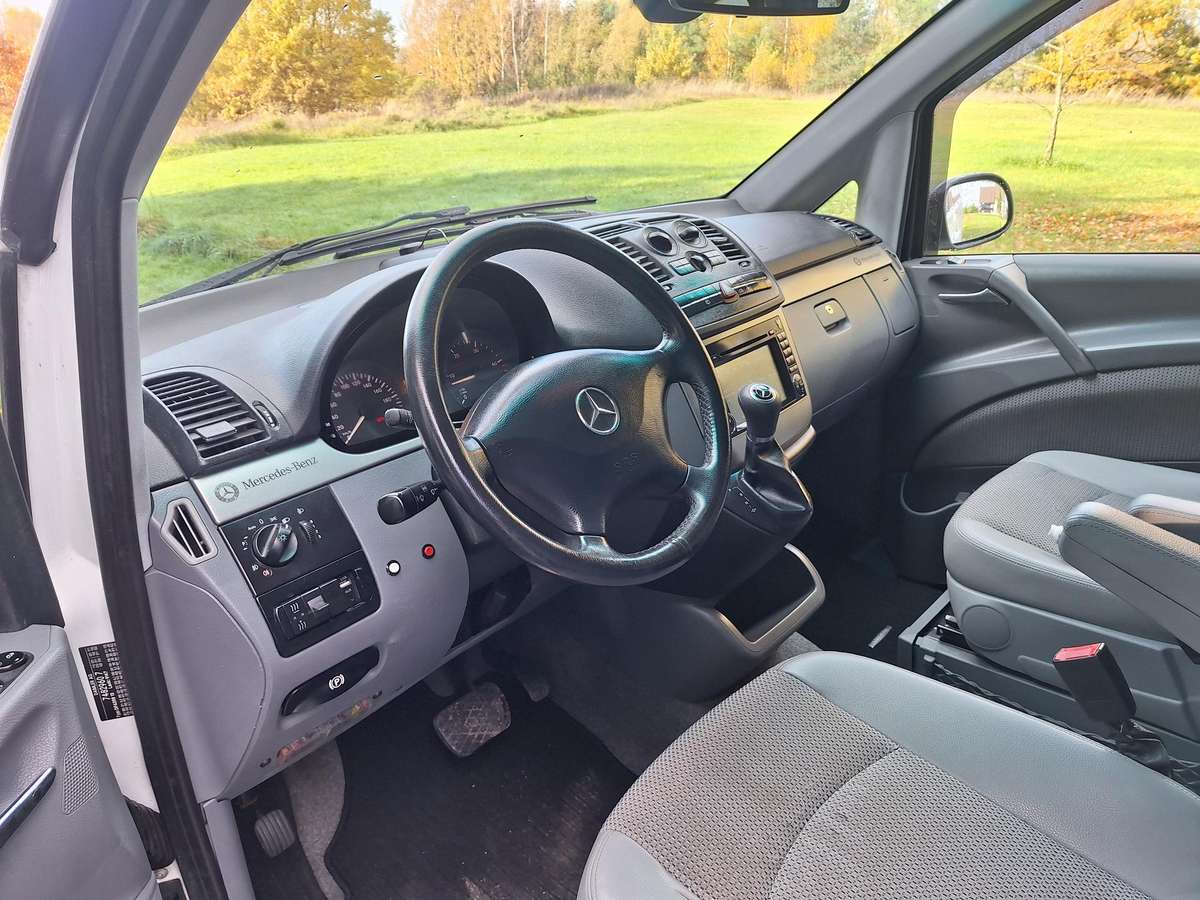 Mercedes-Benz Viano 2010 — photo 7