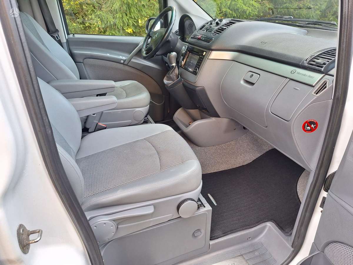 Mercedes-Benz Viano 2010 — photo 8