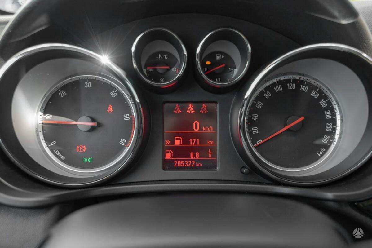 Opel Insignia 2013 — photo 12