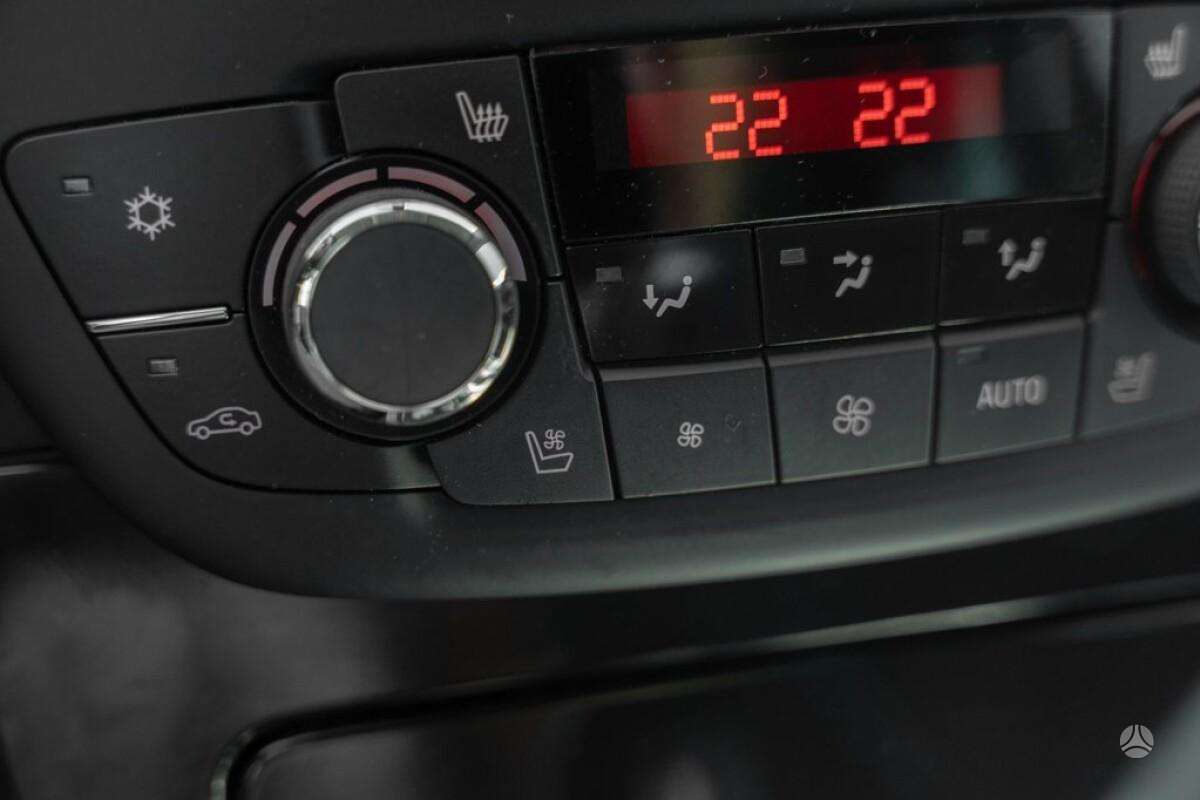 Opel Insignia 2013 — photo 14