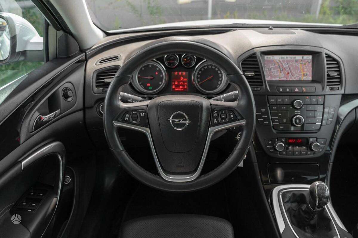Opel Insignia 2013 — photo 18
