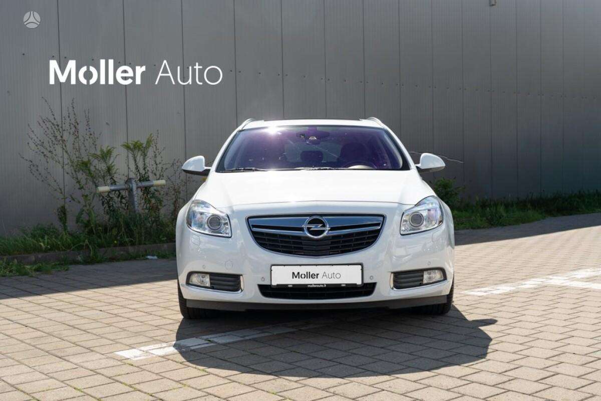 Opel Insignia 2013 — rear view
