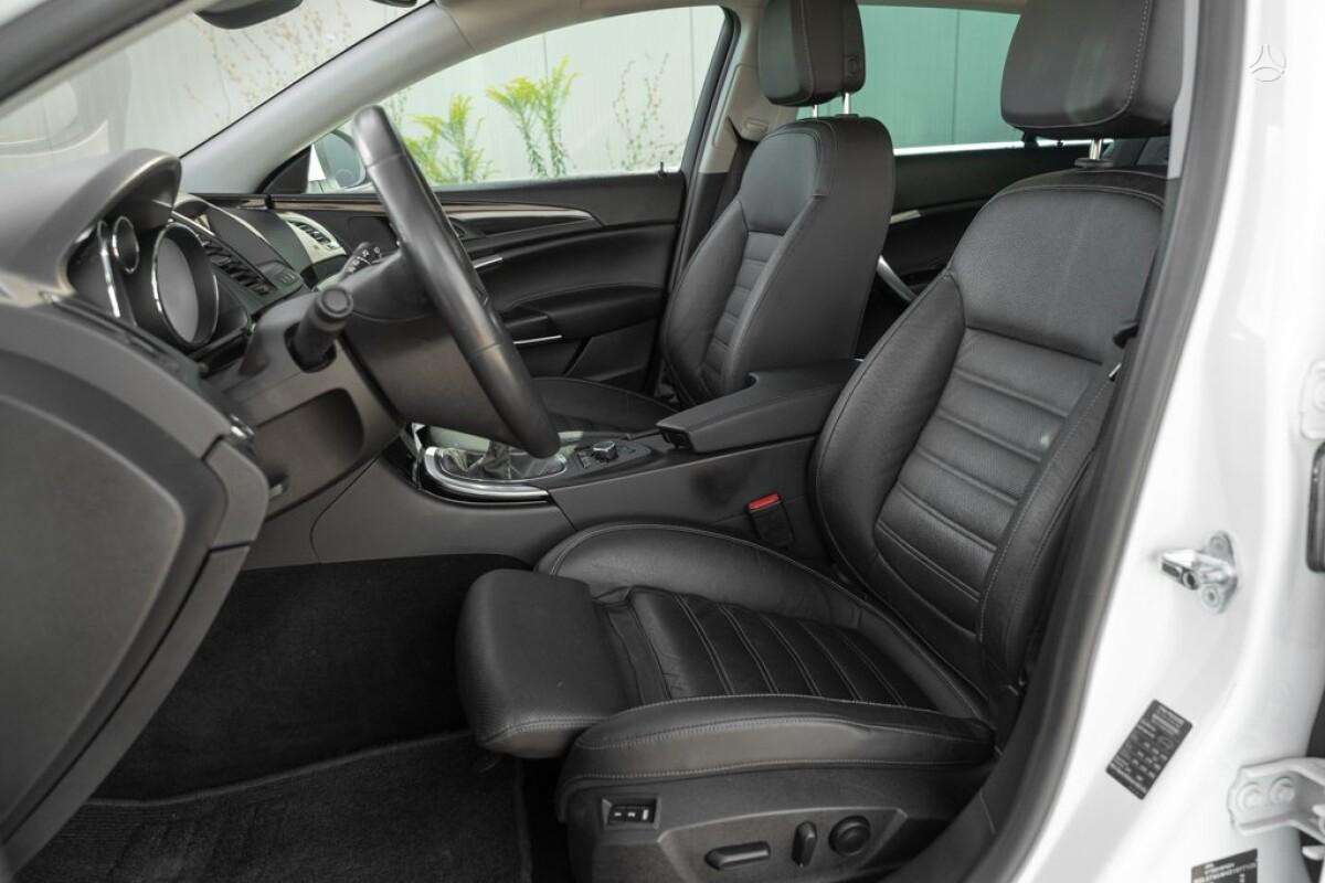 Opel Insignia 2013 — photo 8