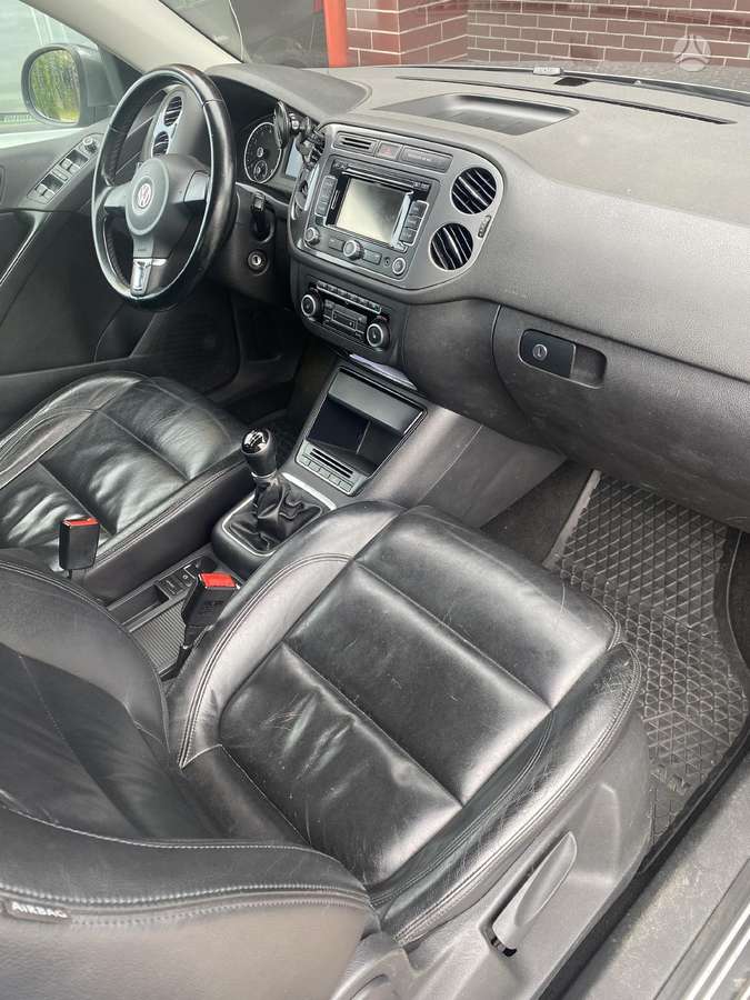 Volkswagen Tiguan 2011 — photo 8