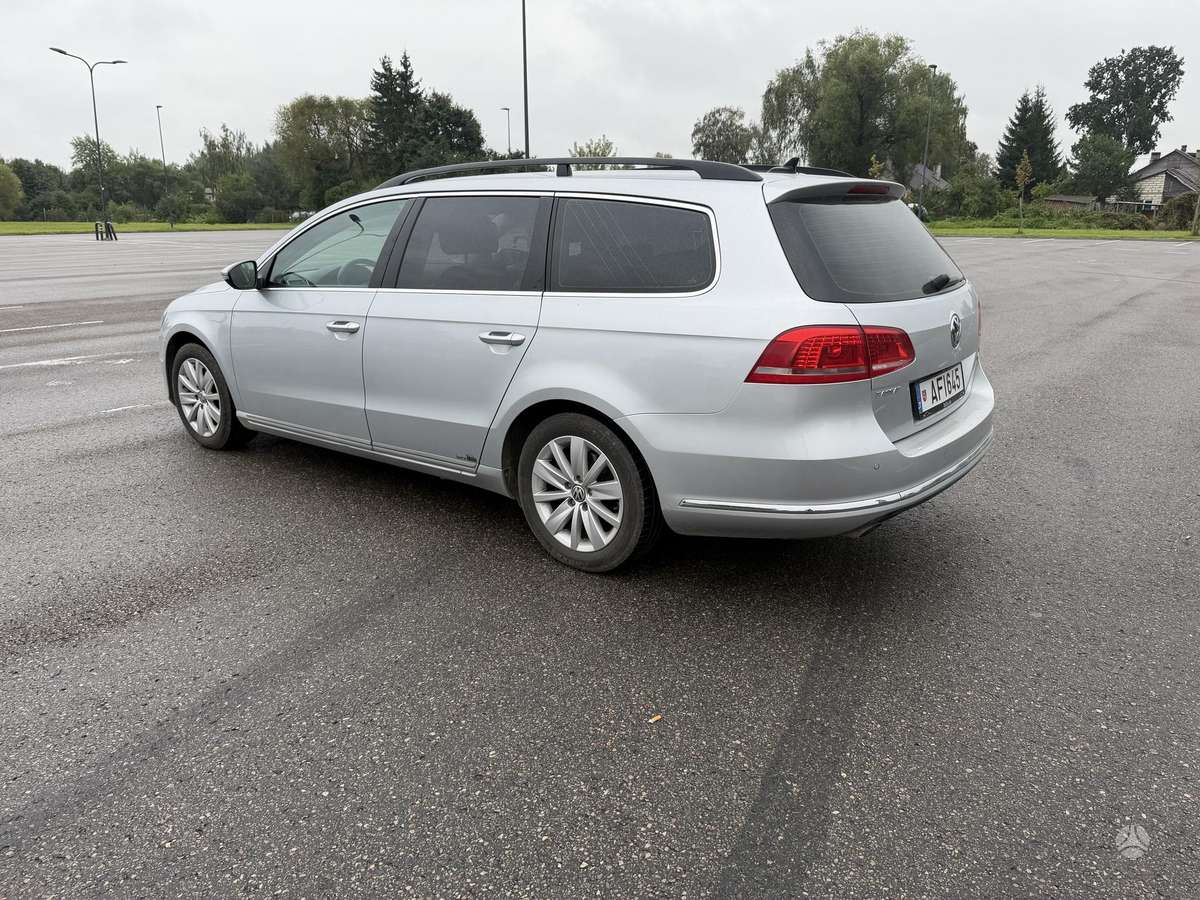 Volkswagen Passat 2013 — interior