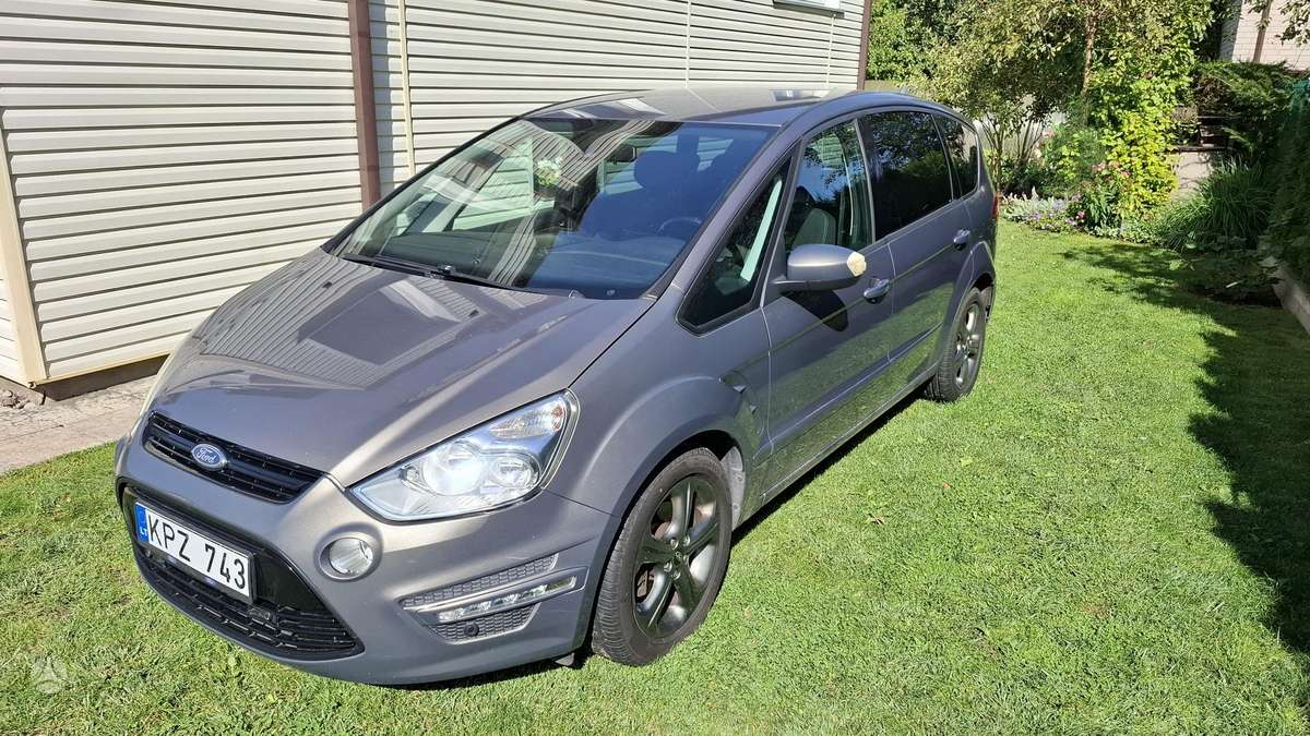 Ford S-MAX 2012 — rear view