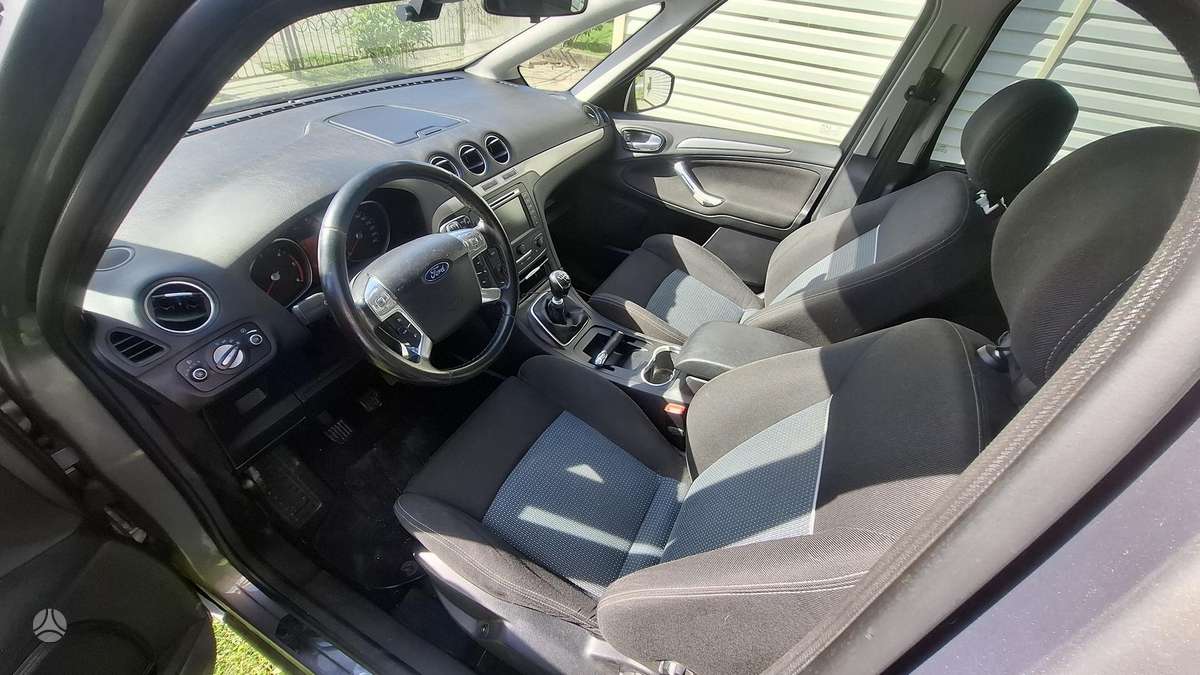 Ford S-MAX 2012 — photo 8
