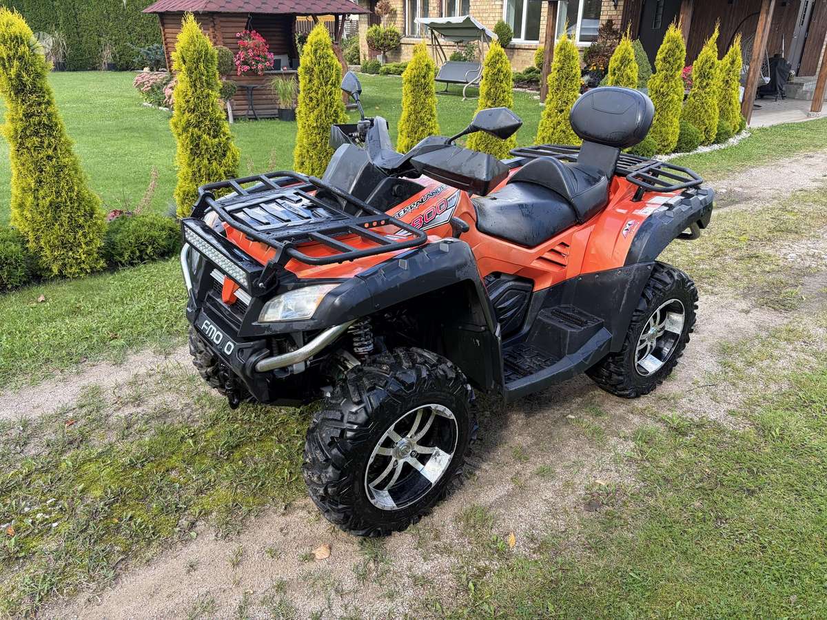 CFMOTO X8 2014 — rear view