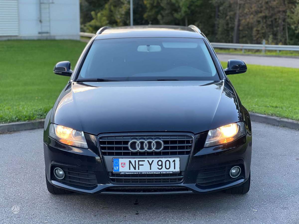 Audi A4 2008 — салон