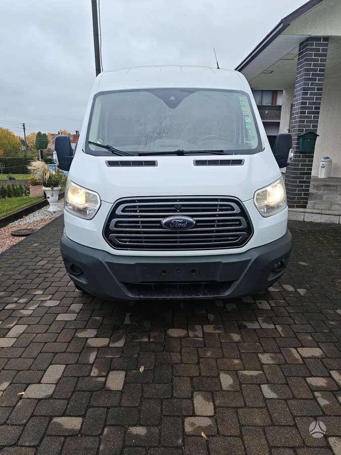 Ford Transit 2015 — rear view