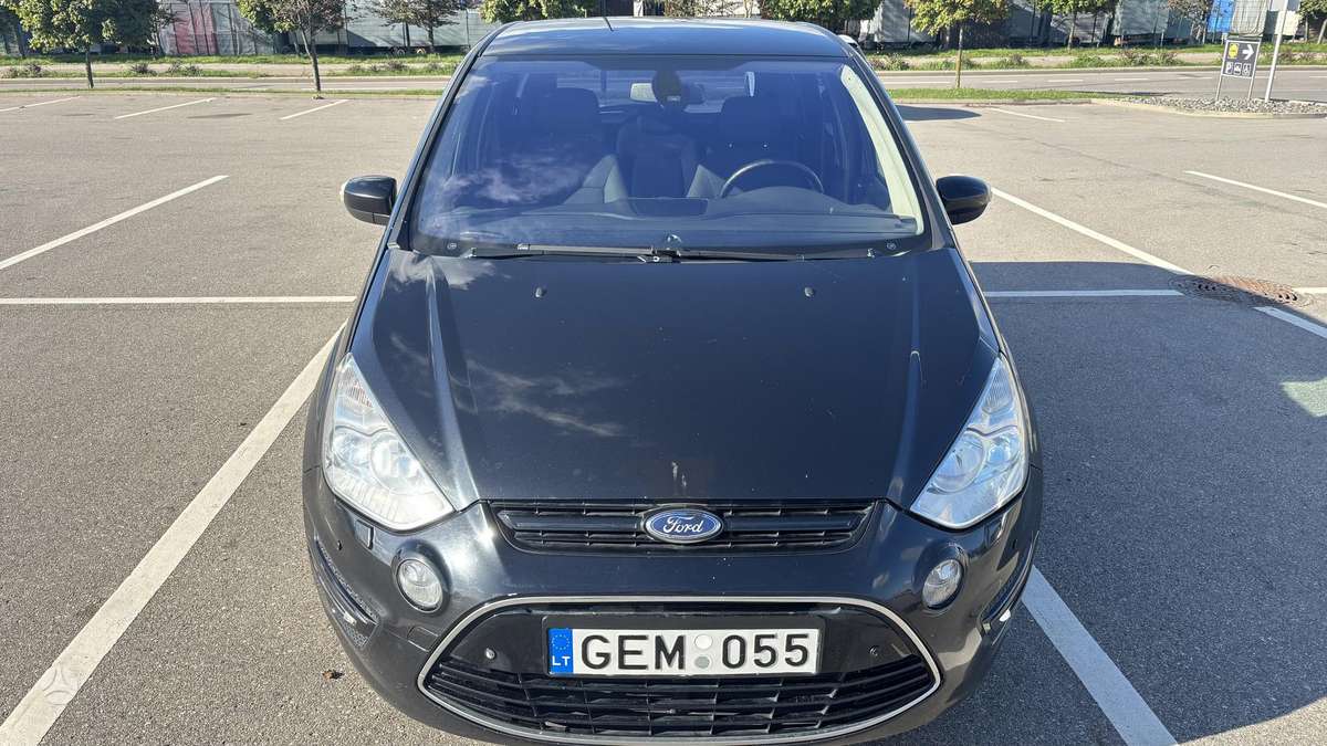 Ford S-MAX 2012 — вигляд ззаду