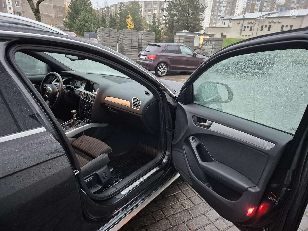 Audi A4 2011 — engine 2000 cm³, 170 HP (125kW)