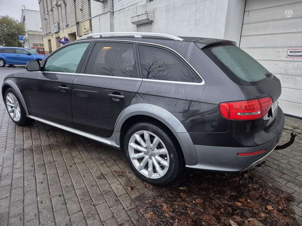 Audi A4 2011 — photo 6