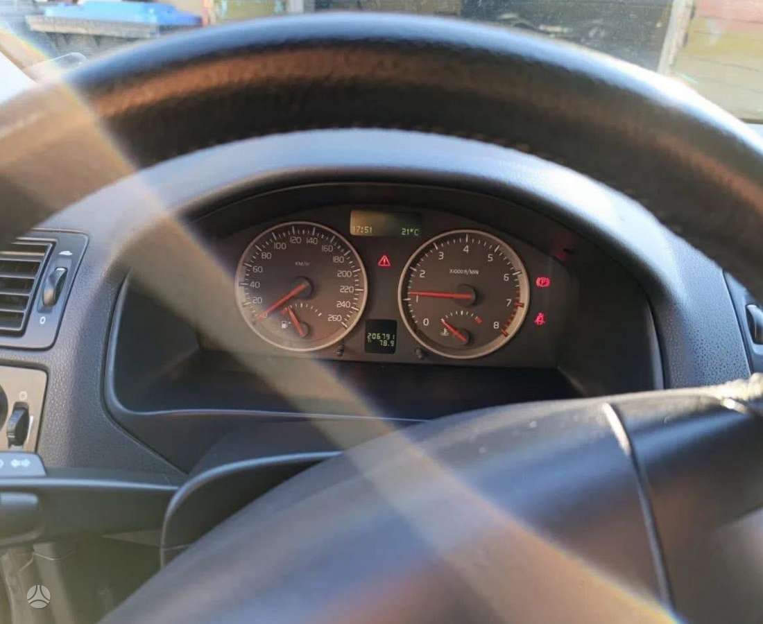 Volvo V50 2005 — двигун 1798 cm³, 125 HP (92kW)