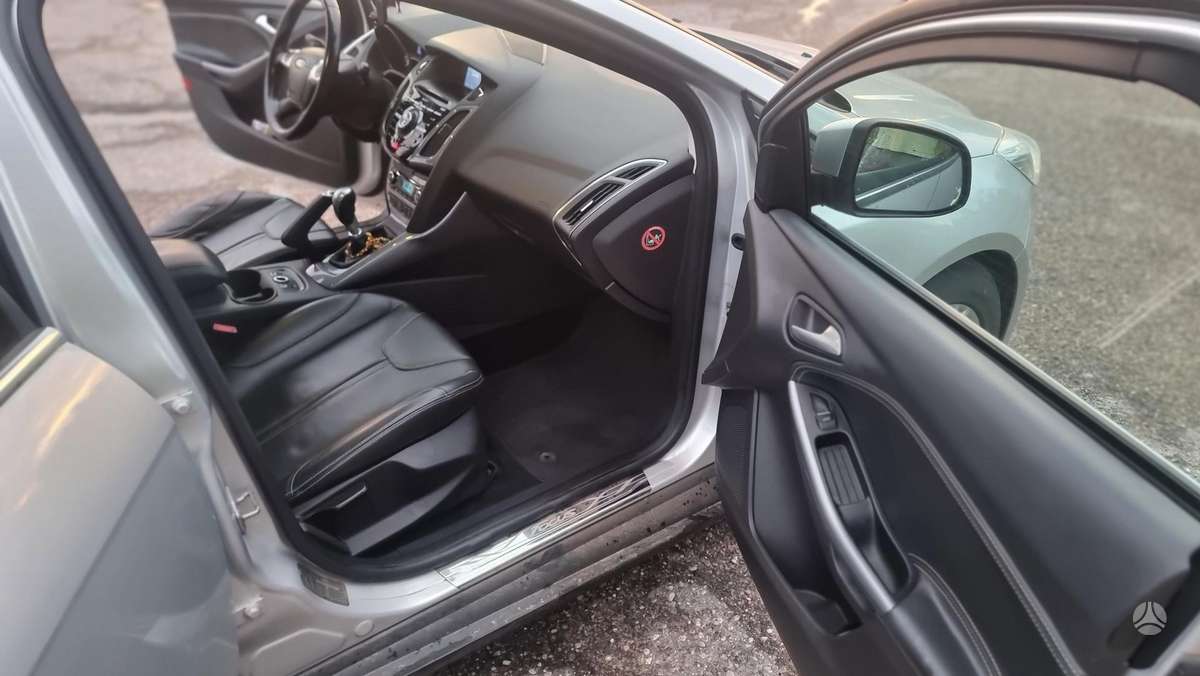 Ford Focus 2012 — photo 5