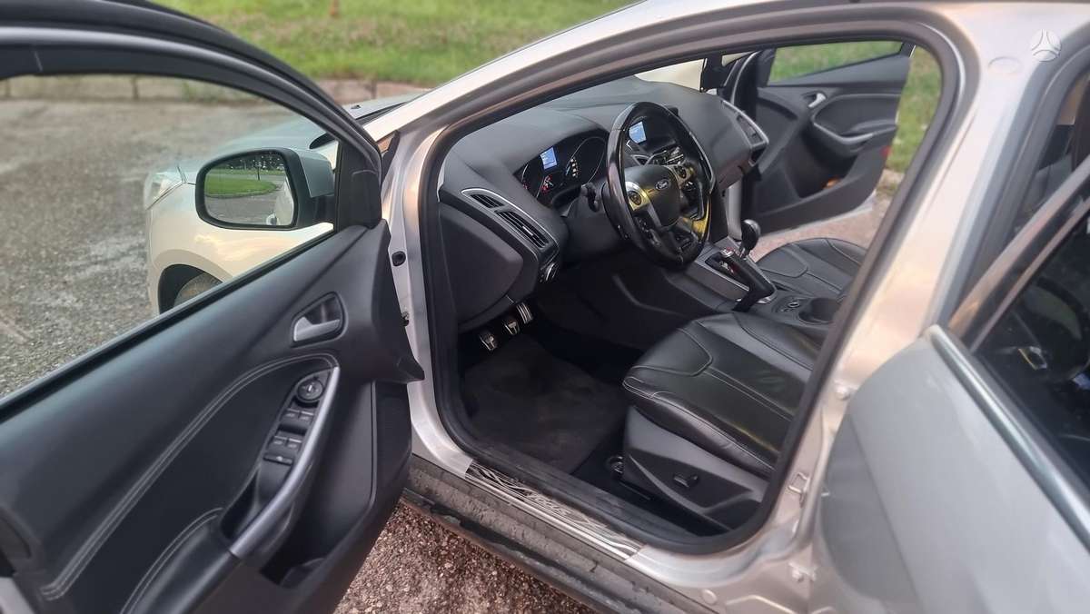 Ford Focus 2012 — photo 6