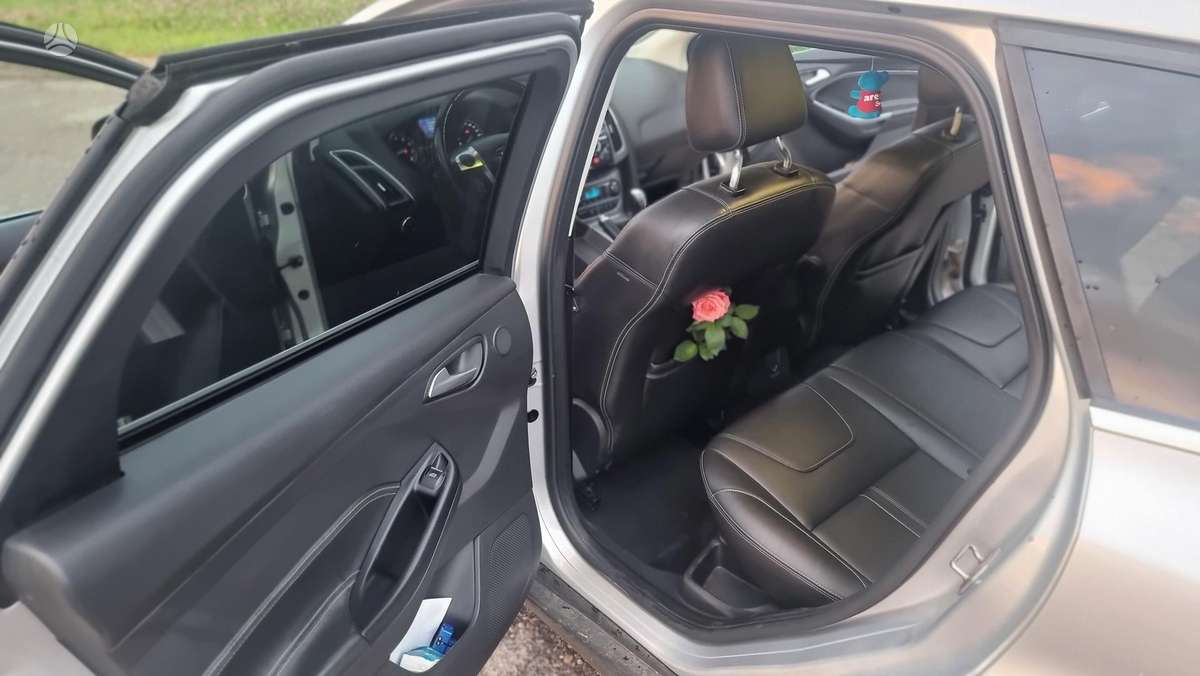 Ford Focus 2012 — photo 7