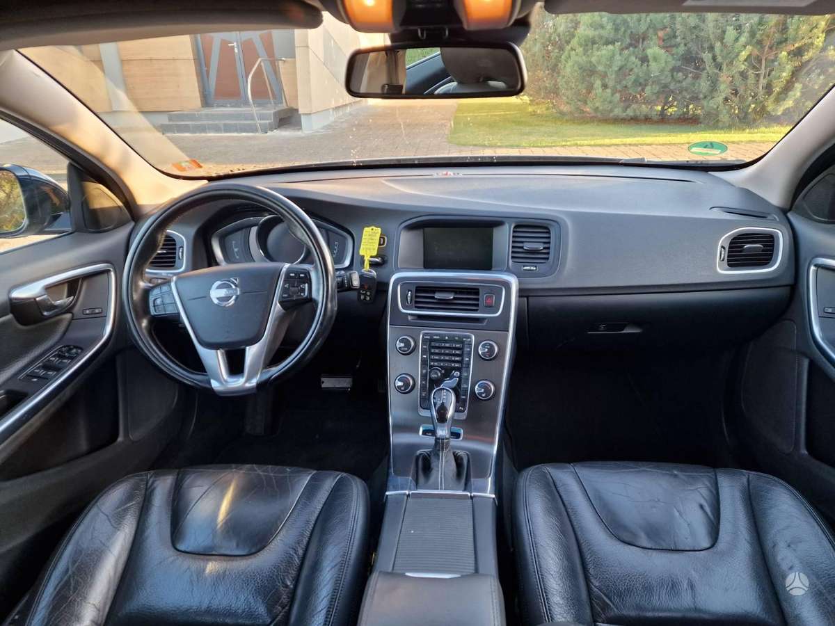 Volvo V60 2013 — photo 7