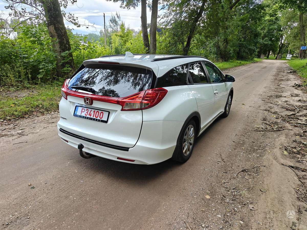 Honda Civic 2014 — engine 1597 cm³, 120 HP (88kW)