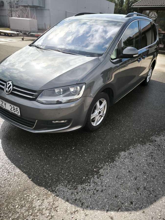 Volkswagen Sharan 2011 — вигляд ззаду