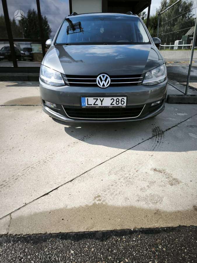 Volkswagen Sharan 2011 — салон