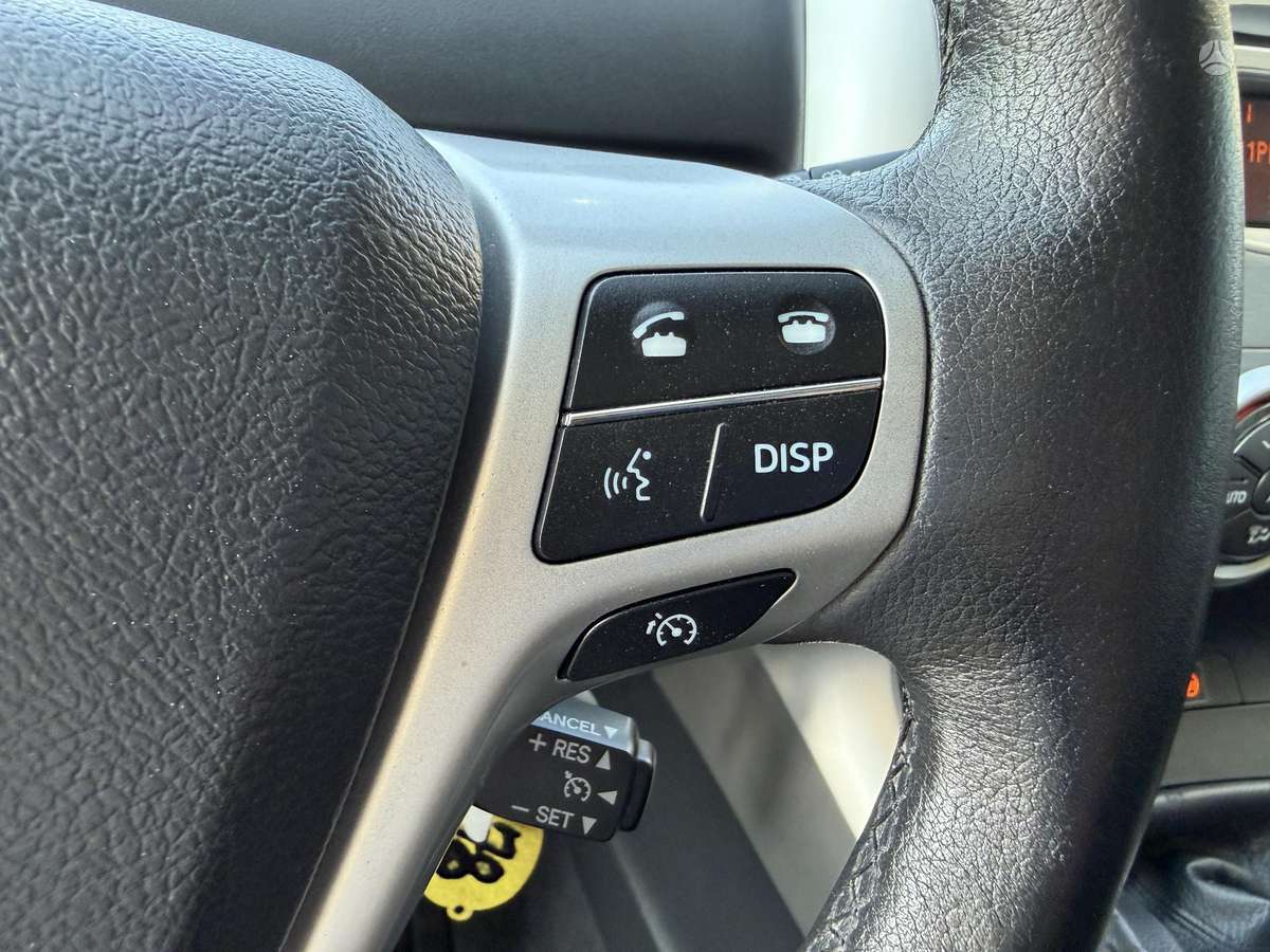 Toyota Verso 2010 — photo 12