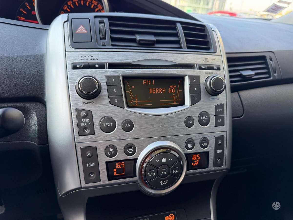 Toyota Verso 2010 — photo 13
