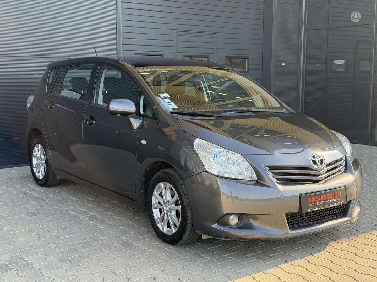 Toyota Verso 2010 — photo 5