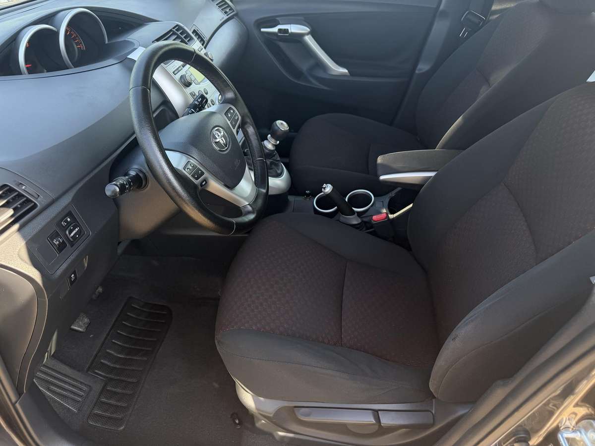 Toyota Verso 2010 — photo 7