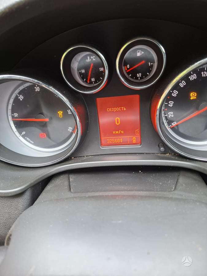 Opel Insignia 2010 — photo 8