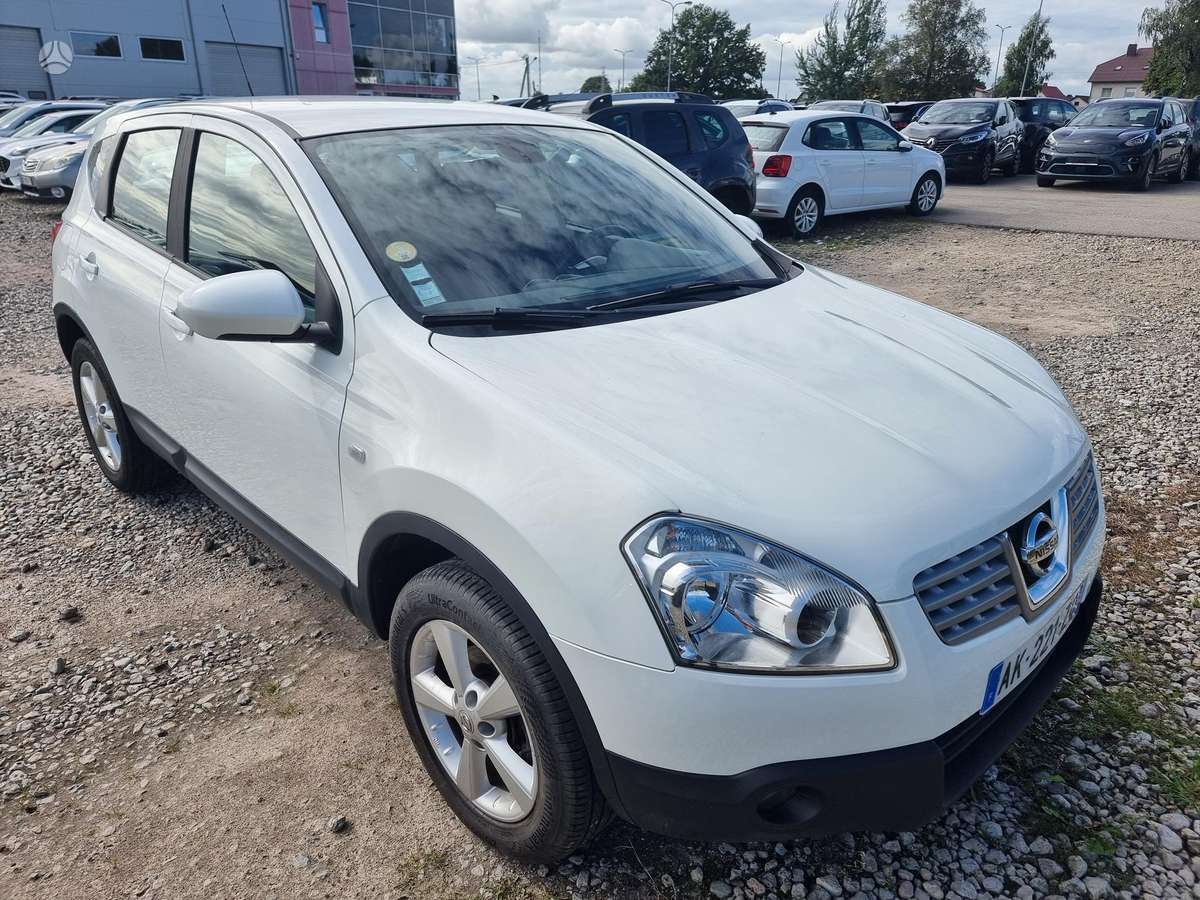 Nissan Qashqai 2010 — вигляд ззаду