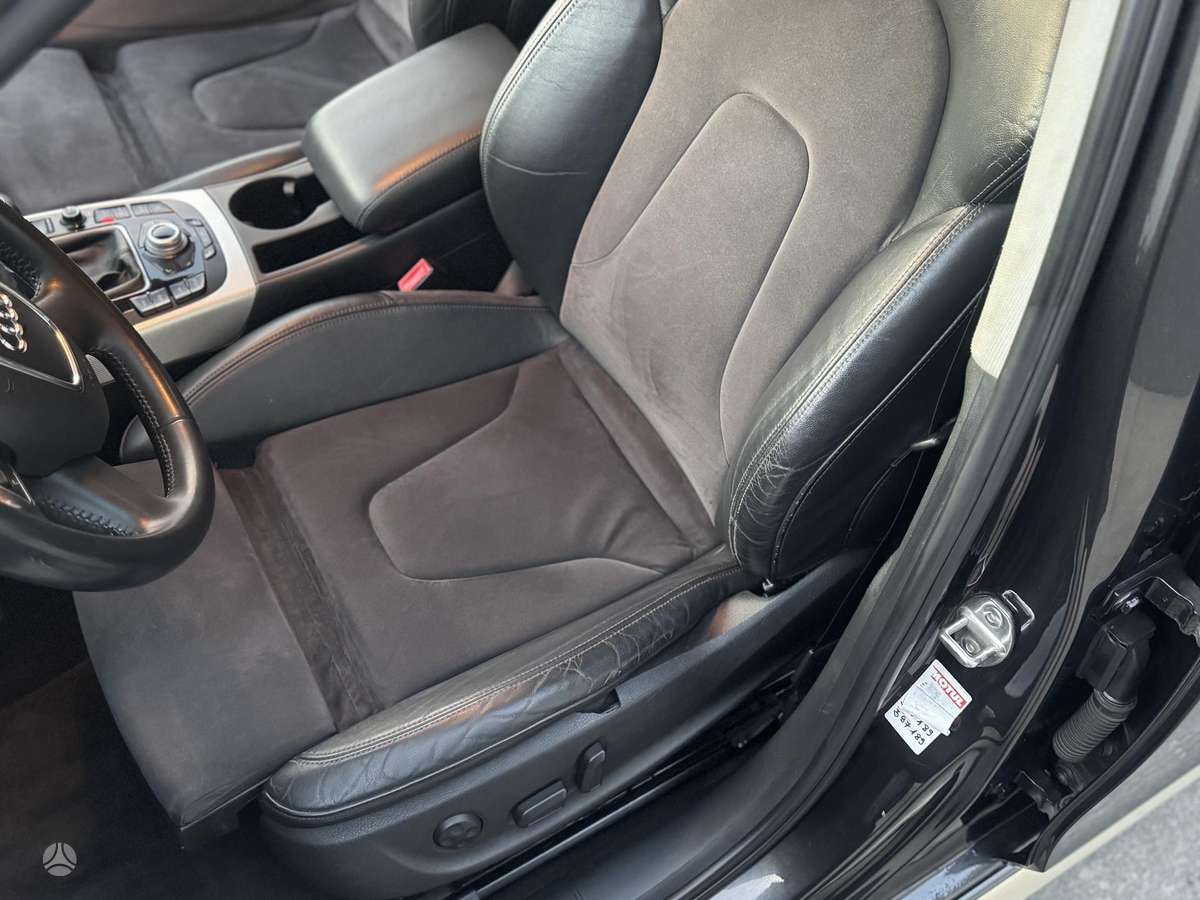 Audi A4 2010 — photo 16